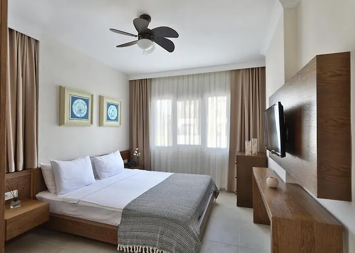 Hotel Lavinya 3*