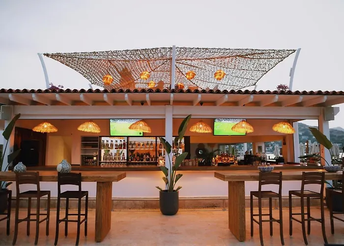 Lavinya Hotel
