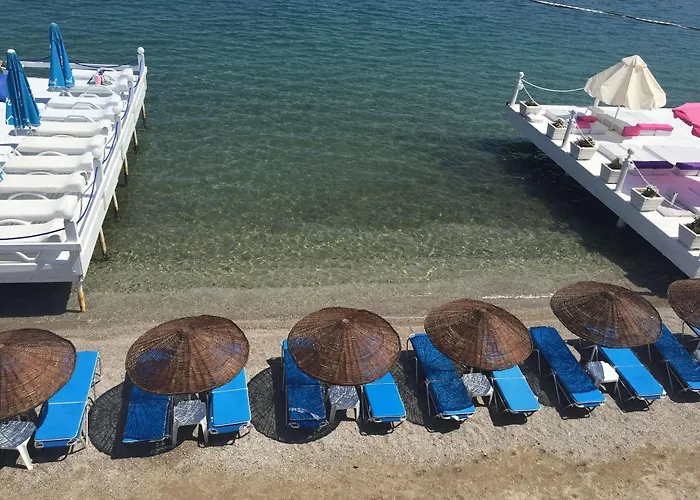 Lavinya Hotel