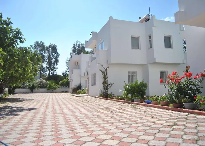Hotel Lavinya 3*