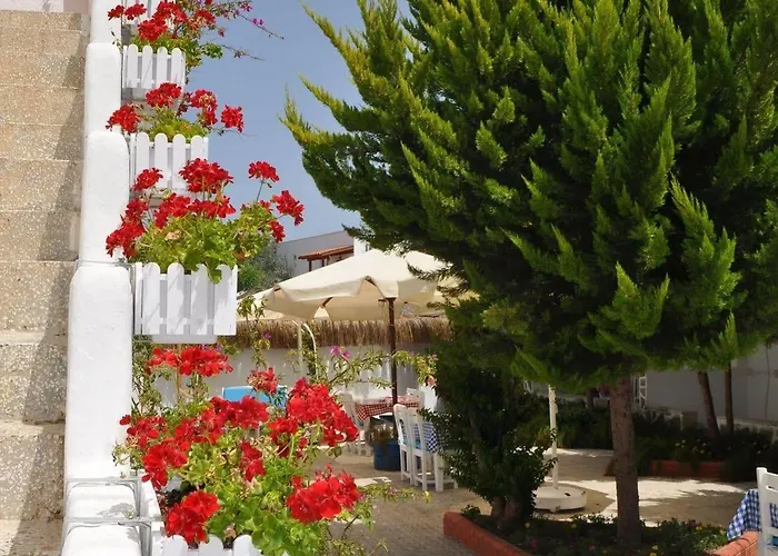 Lavinya Hotel