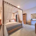 Lavinya Otel