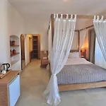 Lavinya Otel 3*