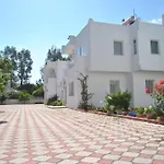 Otel Lavinya 3*