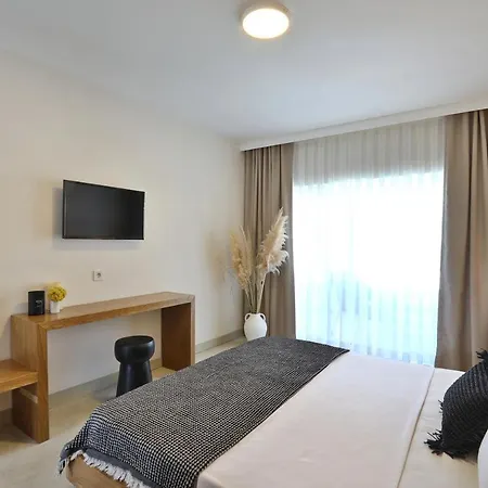 Lavinya Гёльтюрбюку