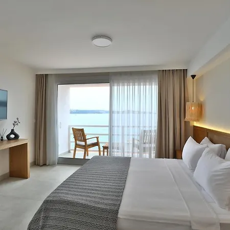 Lavinya Hotel 3*