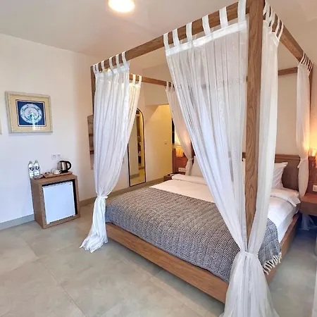 Lavinya Hotel 3*