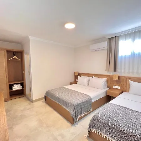 Lavinya Szálloda 3*