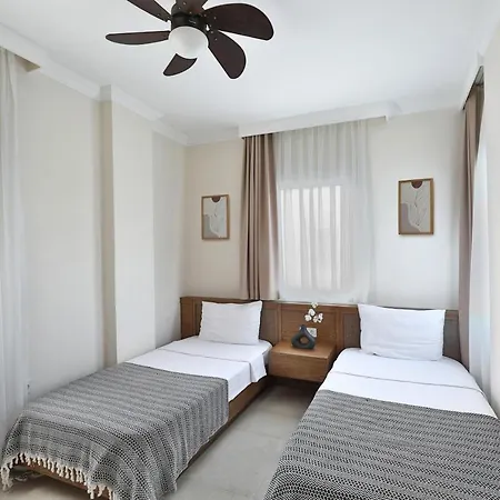 Lavinya Гёльтюрбюку