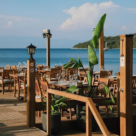 Lavinya Hotel 3*