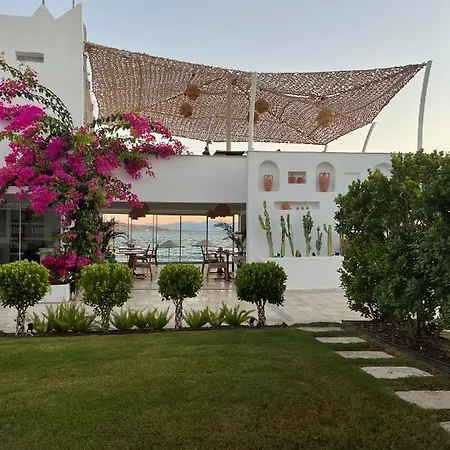 Hotel Lavinya