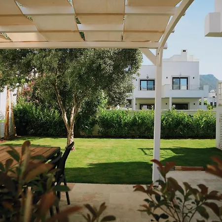 Hotel Lavinya 3*