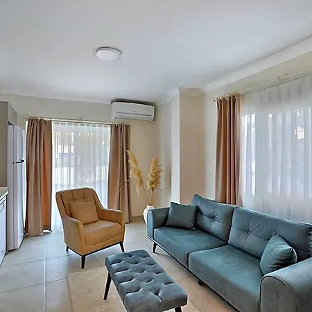 Lavinya Hotel