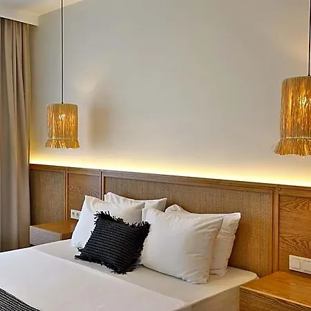 Lavinya Hotel 3*