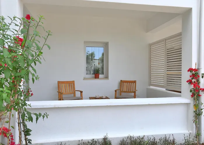 Lavinya Szálloda 3*